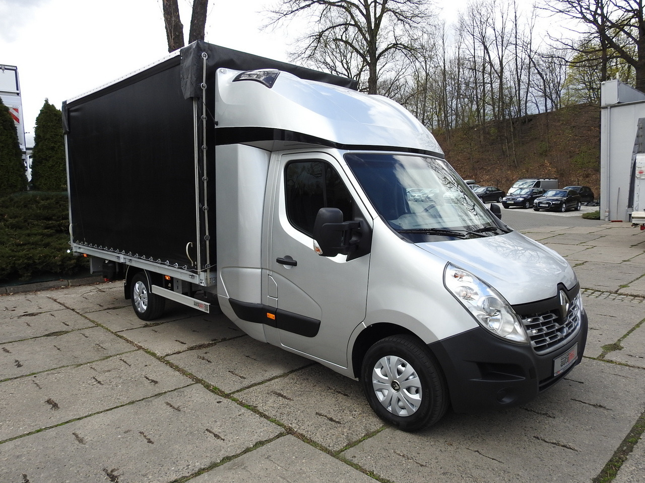 RENAULT MASTER TARPAULIN 8 PALLETS WEBASTO CRUISE CONTROL NAVIGATION AIR CONDITIONING PNEUMATICS 170HP - Carrinha de lona: foto 4 RENAULT MASTER TARPAULIN 8 PALLETS WEBASTO CRUISE CONTROL NAVIGATION AIR CONDITIONING PNEUMATICS 170HP - Carrinha de lona: foto 4