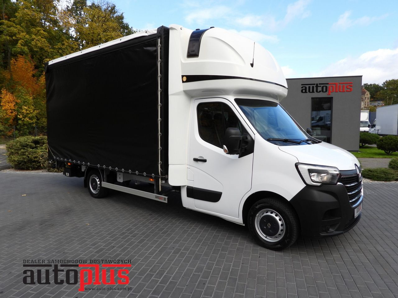 RENAULT MASTER TARPAULIN LIFT 10 PALLETS CRUISE CONTROL LED LIGHTS AIR CONDITIONING 165HP - Carrinha de lona: foto 1 RENAULT MASTER TARPAULIN LIFT 10 PALLETS CRUISE CONTROL LED LIGHTS AIR CONDITIONING 165HP - Carrinha de lona: foto 1