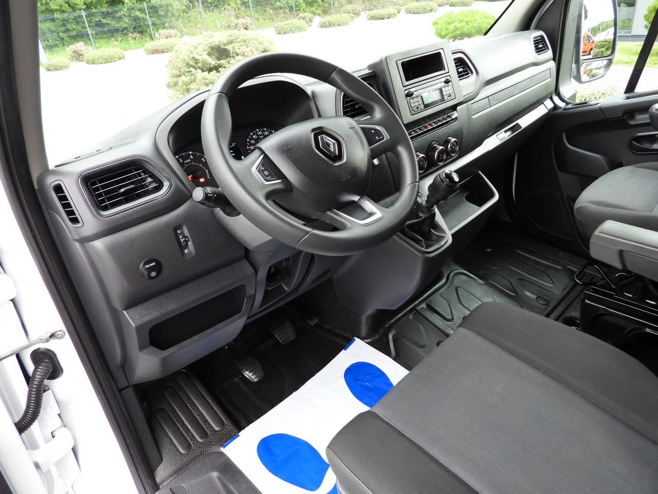 RENAULT MASTER TARPAULIN LIFT 10 PALLETS WEBASTO CRUISE CONTROL LED LIGHTS AIR CONDITIONING 165HP - Carrinha de lona: foto 2 RENAULT MASTER TARPAULIN LIFT 10 PALLETS WEBASTO CRUISE CONTROL LED LIGHTS AIR CONDITIONING 165HP - Carrinha de lona: foto 2