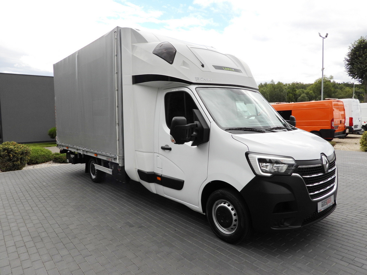 RENAULT MASTER TARPAULIN LIFT 10 PALLETS WEBASTO CRUISE CONTROL LED LIGHTS AIR CONDITIONING 165HP - Carrinha de lona: foto 4 RENAULT MASTER TARPAULIN LIFT 10 PALLETS WEBASTO CRUISE CONTROL LED LIGHTS AIR CONDITIONING 165HP - Carrinha de lona: foto 4