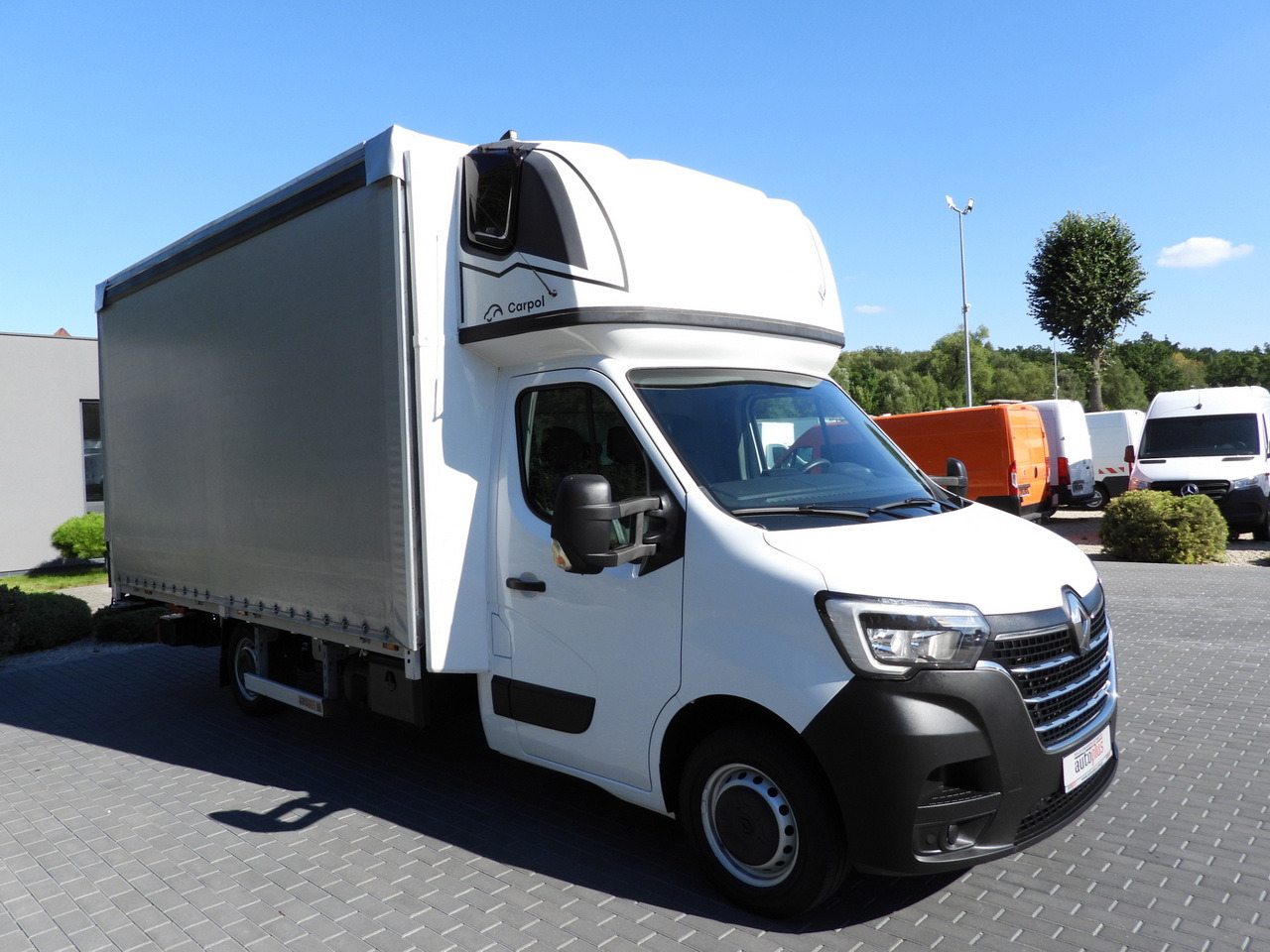 RENAULT MASTER TARPAULIN LIFT 10 PALLETS WEBASTO CRUISE CONTROL LED LIGHTS PNEUMATICS AIR CONDITIONING 165HP - Carrinha de lona: foto 4 RENAULT MASTER TARPAULIN LIFT 10 PALLETS WEBASTO CRUISE CONTROL LED LIGHTS PNEUMATICS AIR CONDITIONING 165HP - Carrinha de lona: foto 4