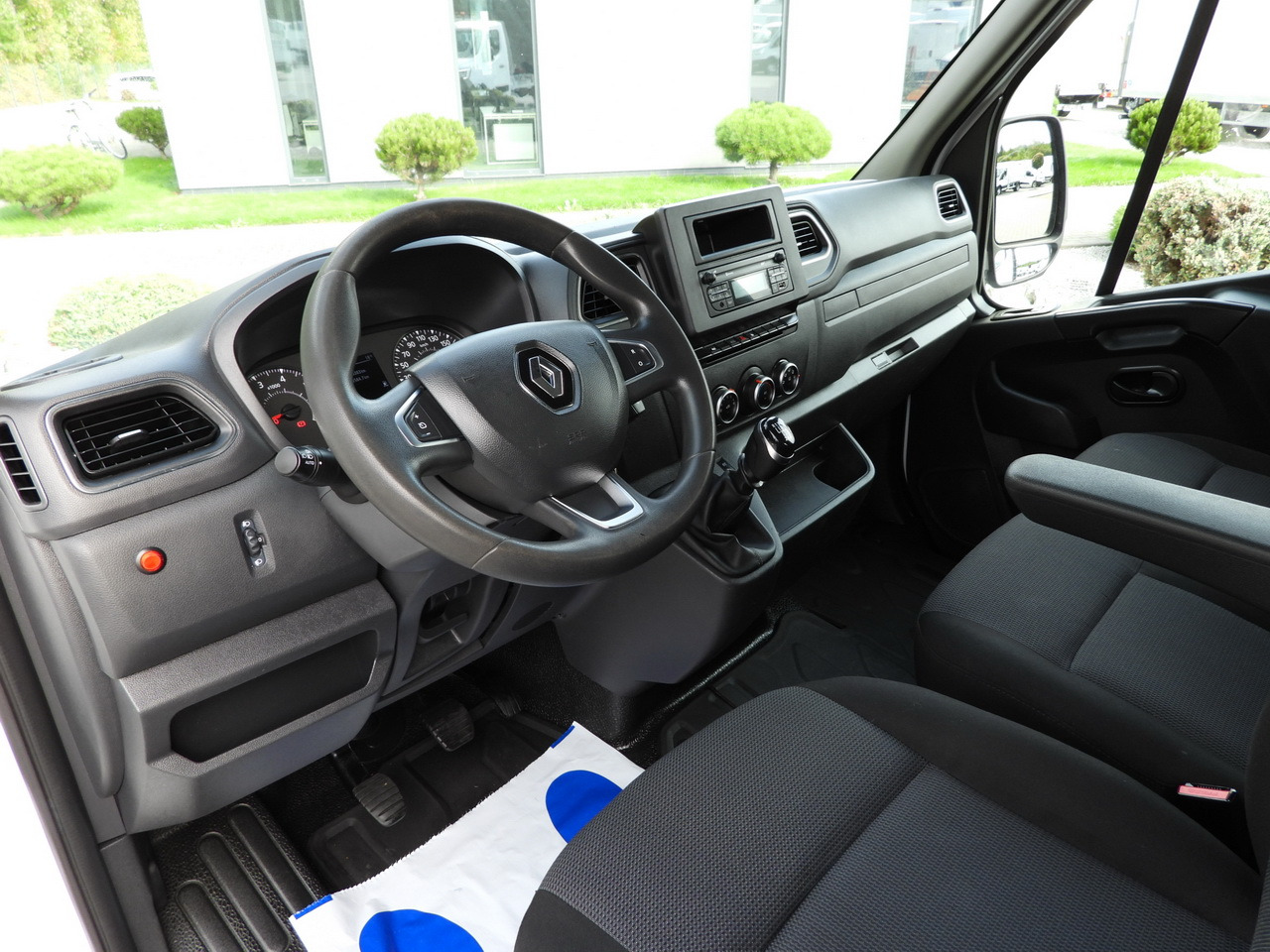 RENAULT MASTER TIPPER CRUISE CONTROL LED LIGHTS TWIN WHEELS AIR CONDITIONING 130HP - Carrinha basculante: foto 3 RENAULT MASTER TIPPER CRUISE CONTROL LED LIGHTS TWIN WHEELS AIR CONDITIONING 130HP - Carrinha basculante: foto 3