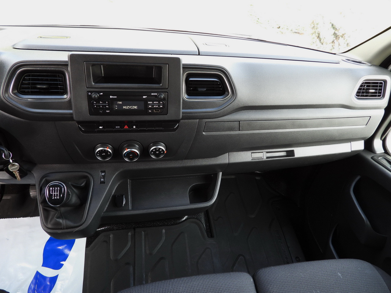 Carrinha basculante RENAULT MASTER TIPPER CRUISE CONTROL LED LIGHTS TWIN WHEELS AIR CONDITIONING  130HP: foto 27 Carrinha basculante RENAULT MASTER TIPPER CRUISE CONTROL LED LIGHTS TWIN WHEELS AIR CONDITIONING  130HP: foto 27