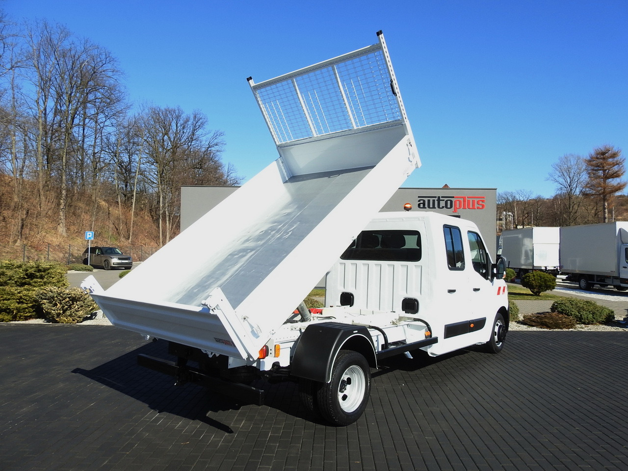 RENAULT MASTER TIPPER DOUBLE CABIN DOKA 6 SEATS CRUISE CONTROL AIR CONDITIONING LED LIGHTS TWIN WHEELS 130HP - Carrinha basculante: foto 3 RENAULT MASTER TIPPER DOUBLE CABIN DOKA 6 SEATS CRUISE CONTROL AIR CONDITIONING LED LIGHTS TWIN WHEELS 130HP - Carrinha basculante: foto 3