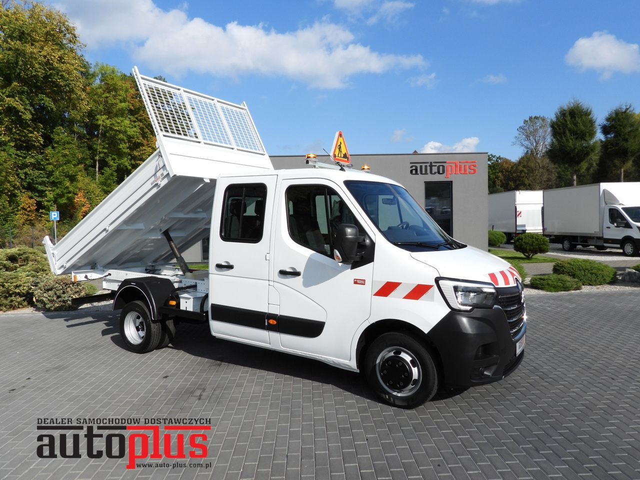 RENAULT MASTER TIPPER DOUBLE CABIN DOKA 6 SEATS CRUISE CONTROL LED LIGHTS TWIN WHEELS AIR CONDITIONING 165HP - Carrinha basculante: foto 1 RENAULT MASTER TIPPER DOUBLE CABIN DOKA 6 SEATS CRUISE CONTROL LED LIGHTS TWIN WHEELS AIR CONDITIONING 165HP - Carrinha basculante: foto 1