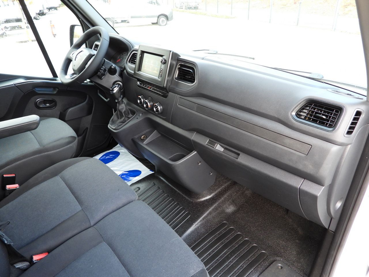 Carrinha basculante RENAULT MASTER TIPPER DOUBLE CABIN DOKA 7 SEATS CRUISE CONTROL NAVIGATION LED LIGHTS AIR CONDITIONING  145HP: foto 34