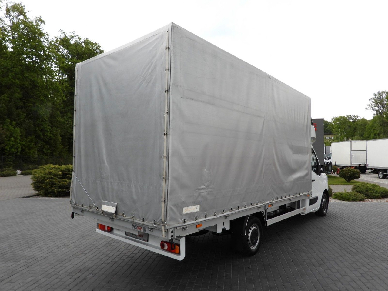 Renault MASTER PRITSCHE PLANE 10 PALETTEN TEMPOMAT A/C - Carrinha de lona: foto 3 Renault MASTER PRITSCHE PLANE 10 PALETTEN TEMPOMAT A/C - Carrinha de lona: foto 3