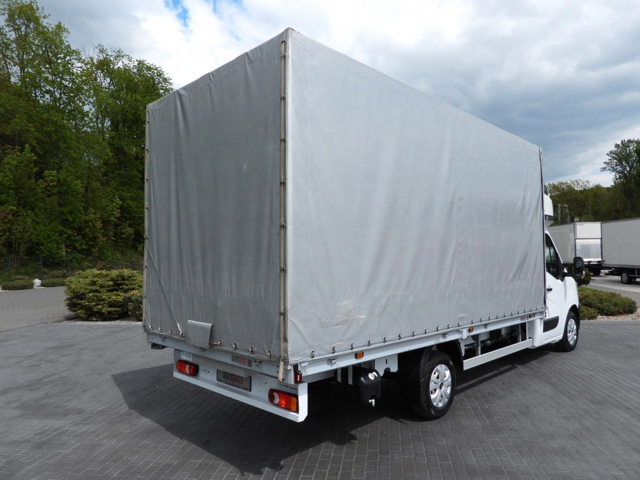 Renault MASTER PRITSCHE PLANE 10 PALETTEN WEBASTO A/C - Carrinha de lona: foto 3 Renault MASTER PRITSCHE PLANE 10 PALETTEN WEBASTO A/C - Carrinha de lona: foto 3