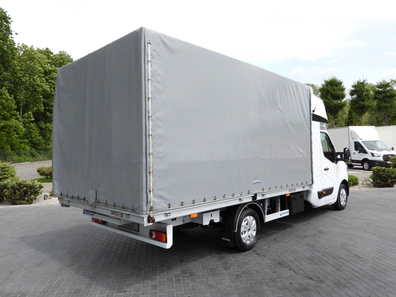 Renault MASTER PRITSCHE PLANE 8 PALETTEN WEBASTO A/C - Carrinha de lona, Carrinha cabine dupla: foto 3 Renault MASTER PRITSCHE PLANE 8 PALETTEN WEBASTO A/C - Carrinha de lona, Carrinha cabine dupla: foto 3