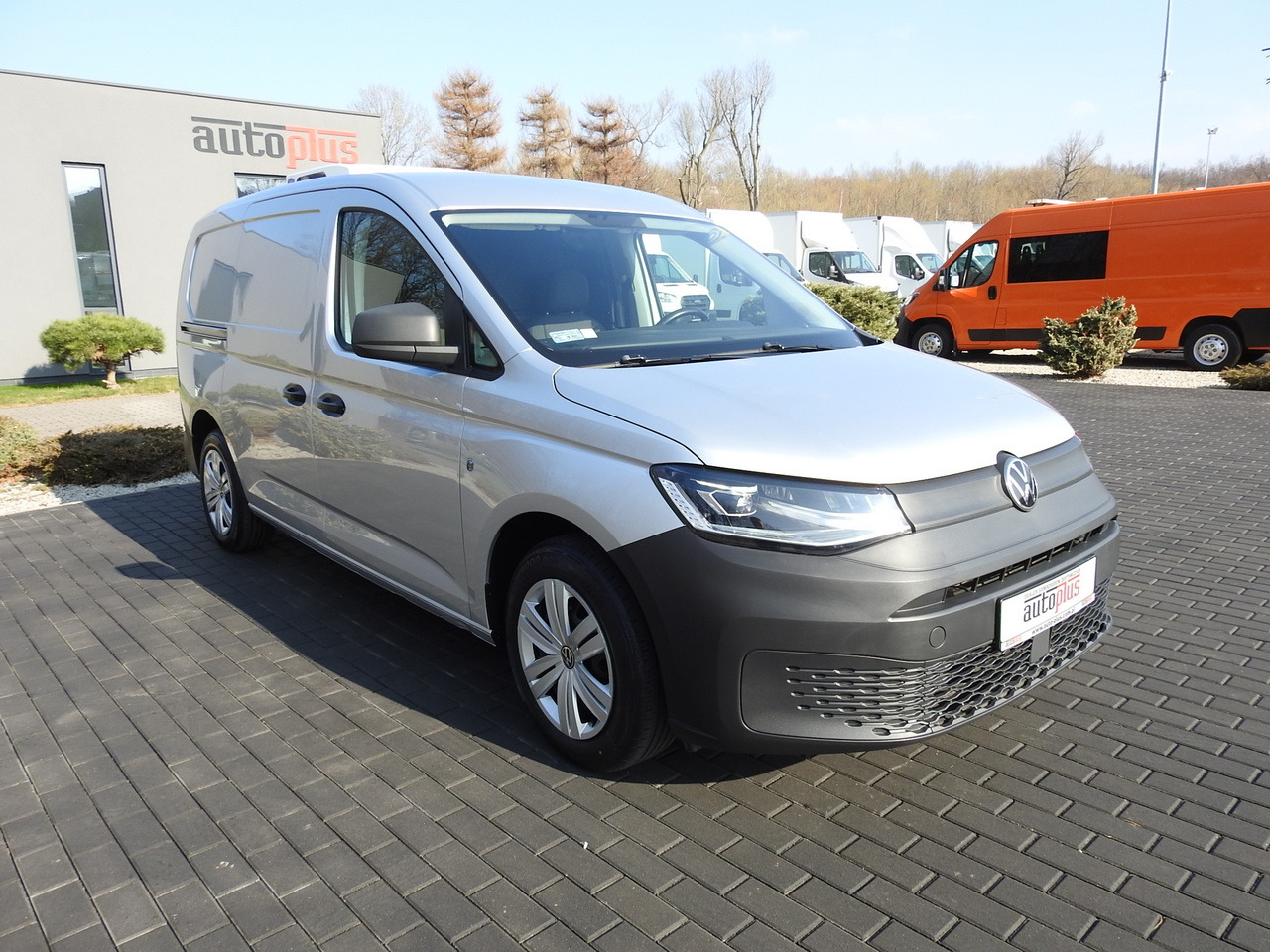 VOLKSWAGEN CADDY REFRIGERATOR VAN -20*C HEATING FUNCTION POWER SUPPLY 230V CRUISE CONTROL LED LIGHTS AIR CONDITIONING 100HP - Carrinha frigorífica: foto 4 VOLKSWAGEN CADDY REFRIGERATOR VAN -20*C HEATING FUNCTION POWER SUPPLY 230V CRUISE CONTROL LED LIGHTS AIR CONDITIONING 100HP - Carrinha frigorífica: foto 4