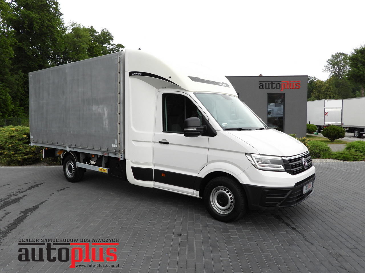 VOLKSWAGEN CRAFTER TARPAULIN 8 PALLETS WEBASTO CRUISE CONTROL LED LIGHTS AIR CONDITIONING 180HP - Carrinha de lona: foto 1 VOLKSWAGEN CRAFTER TARPAULIN 8 PALLETS WEBASTO CRUISE CONTROL LED LIGHTS AIR CONDITIONING 180HP - Carrinha de lona: foto 1