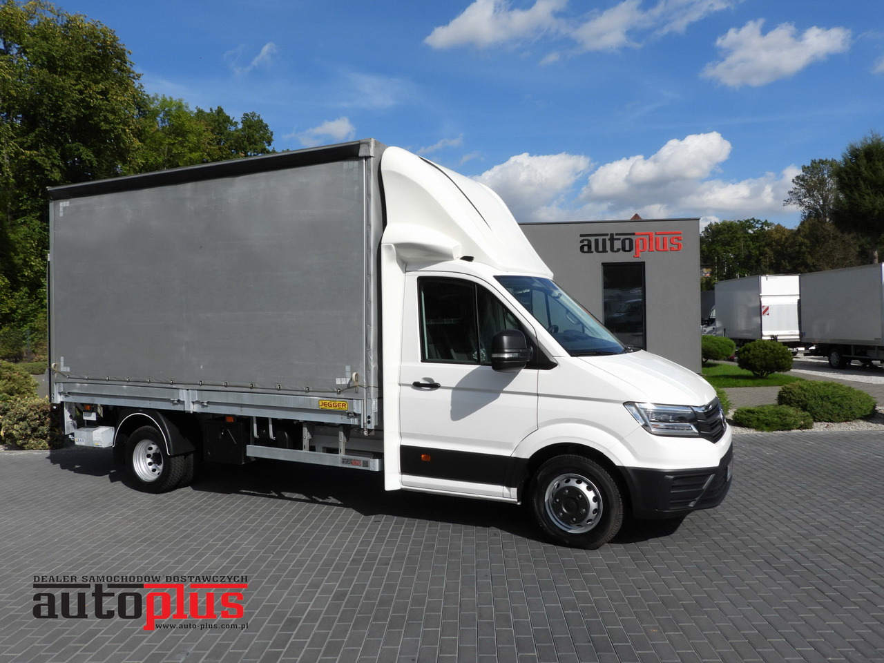 VOLKSWAGEN CRAFTER TARPAULIN LIFT 8 PALLETS CRUISE CONTROL LED LIGHTS TWIN WHEELS AIR CONDITIONING 180HP - Carrinha de lona: foto 1 VOLKSWAGEN CRAFTER TARPAULIN LIFT 8 PALLETS CRUISE CONTROL LED LIGHTS TWIN WHEELS AIR CONDITIONING 180HP - Carrinha de lona: foto 1