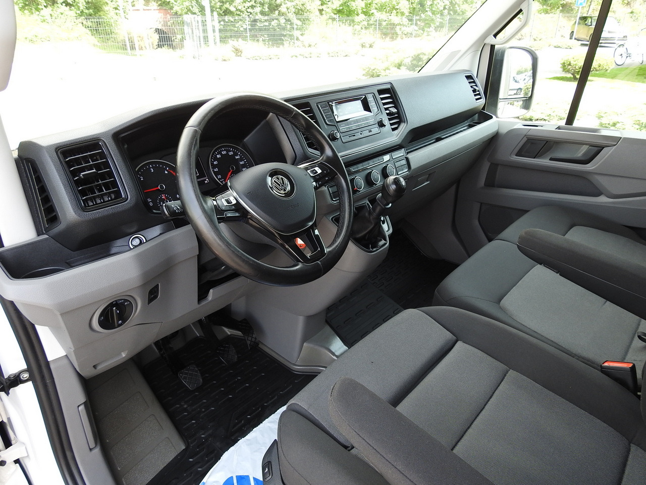 VOLKSWAGEN CRAFTER TARPAULIN LIFT 8 PALLETS WEBASTO CRUISE CONTROL  180HP - Carrinha de lona: foto 2 VOLKSWAGEN CRAFTER TARPAULIN LIFT 8 PALLETS WEBASTO CRUISE CONTROL  180HP - Carrinha de lona: foto 2