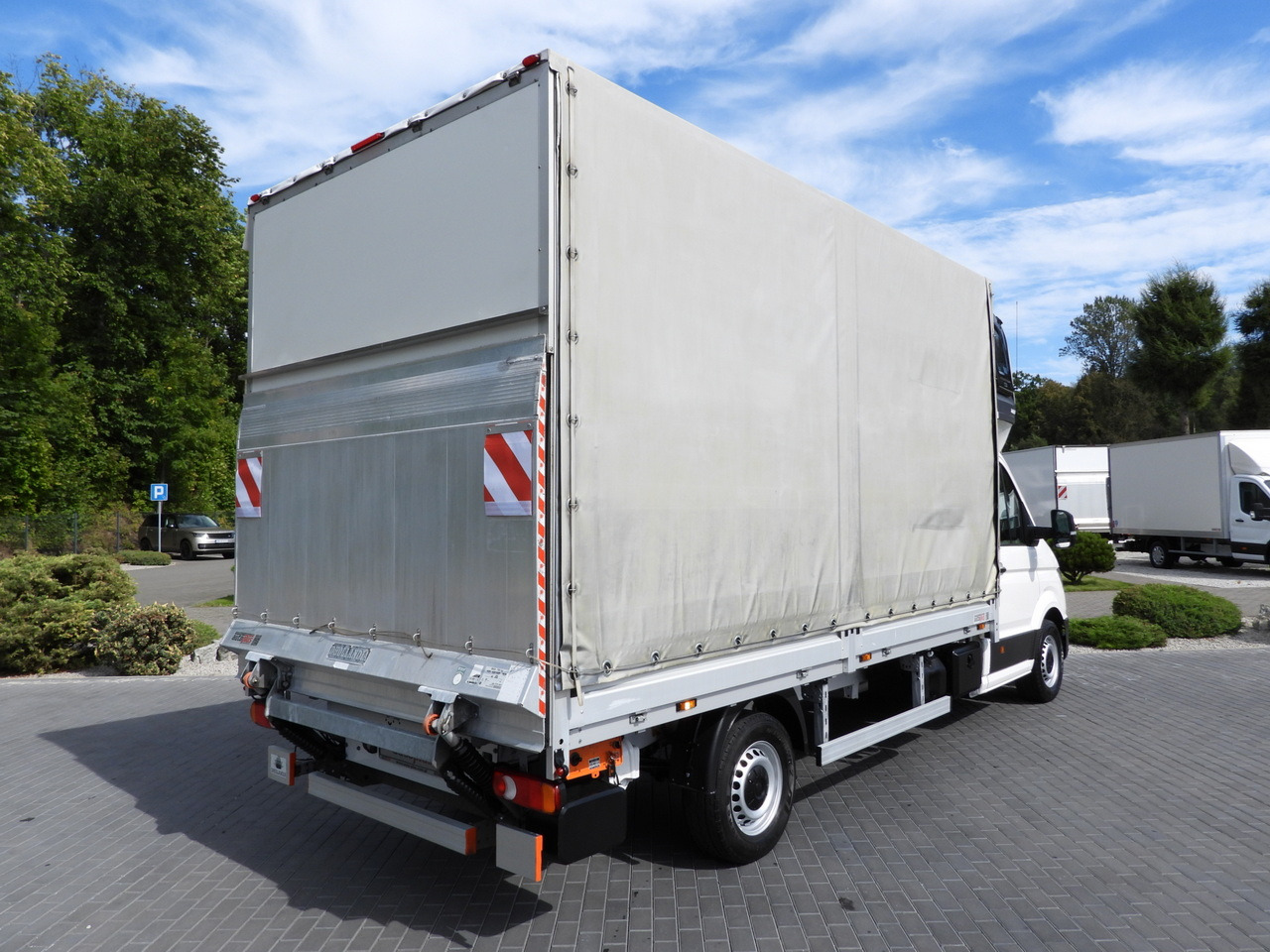 VOLKSWAGEN CRAFTER TARPAULIN LIFT 8 PALLETS WEBASTO CRUISE CONTROL LED LIGHTS AIR CONDITIONING 180HP - Carrinha de lona: foto 3 VOLKSWAGEN CRAFTER TARPAULIN LIFT 8 PALLETS WEBASTO CRUISE CONTROL LED LIGHTS AIR CONDITIONING 180HP - Carrinha de lona: foto 3