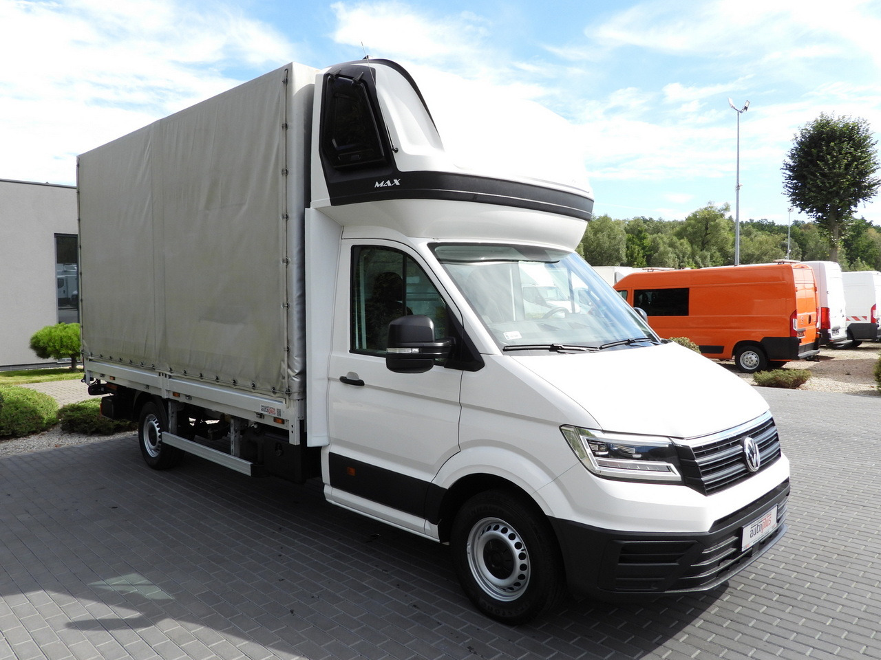 VOLKSWAGEN CRAFTER TARPAULIN LIFT 8 PALLETS WEBASTO CRUISE CONTROL LED LIGHTS AIR CONDITIONING 180HP - Carrinha de lona: foto 4 VOLKSWAGEN CRAFTER TARPAULIN LIFT 8 PALLETS WEBASTO CRUISE CONTROL LED LIGHTS AIR CONDITIONING 180HP - Carrinha de lona: foto 4