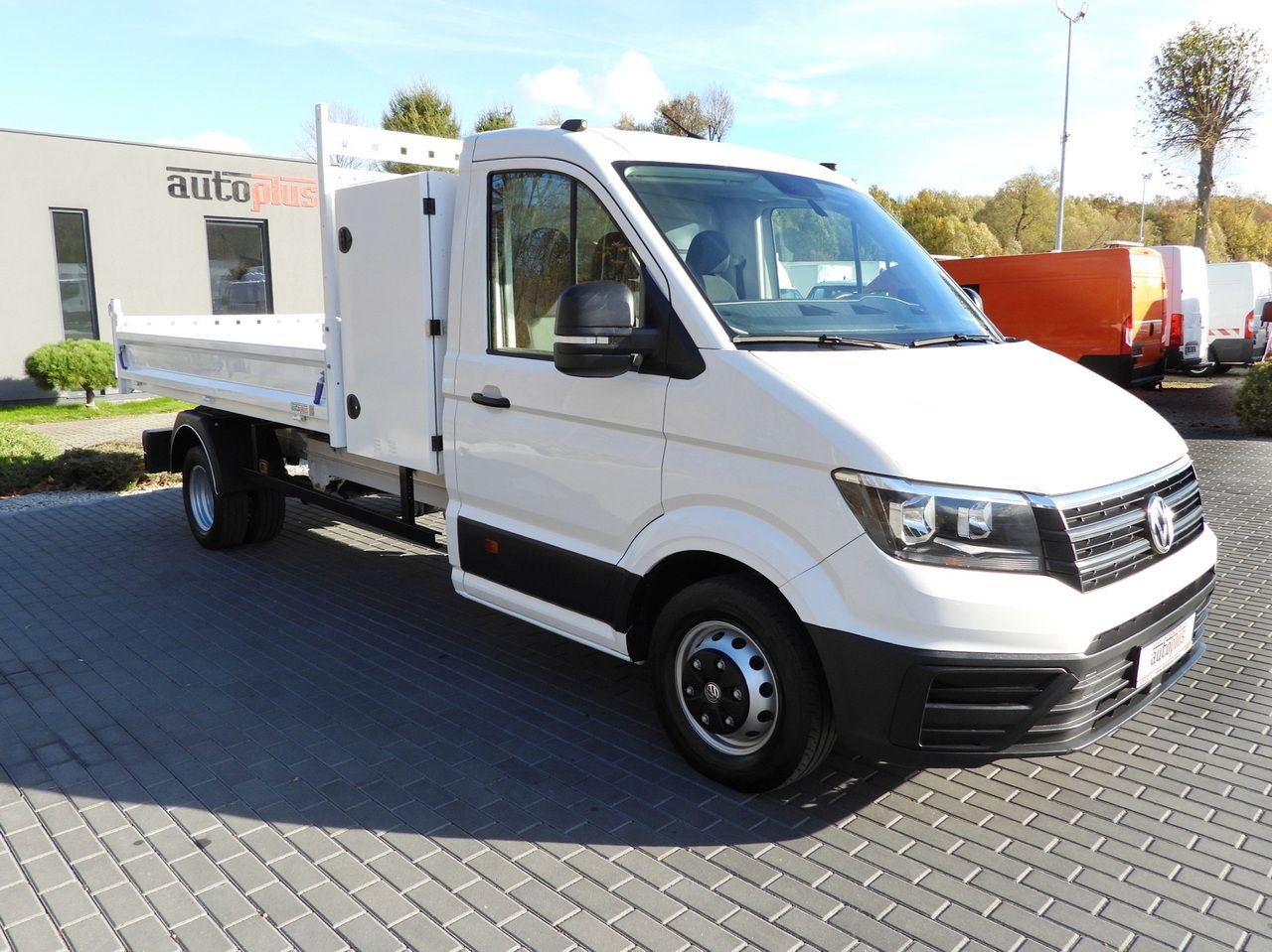 VOLKSWAGEN CRAFTER TIPPER CRUISE CONTROL NAVIGATION TWIN WHEELS AIR CONDITIONING 180HP - Carrinha basculante: foto 4 VOLKSWAGEN CRAFTER TIPPER CRUISE CONTROL NAVIGATION TWIN WHEELS AIR CONDITIONING 180HP - Carrinha basculante: foto 4
