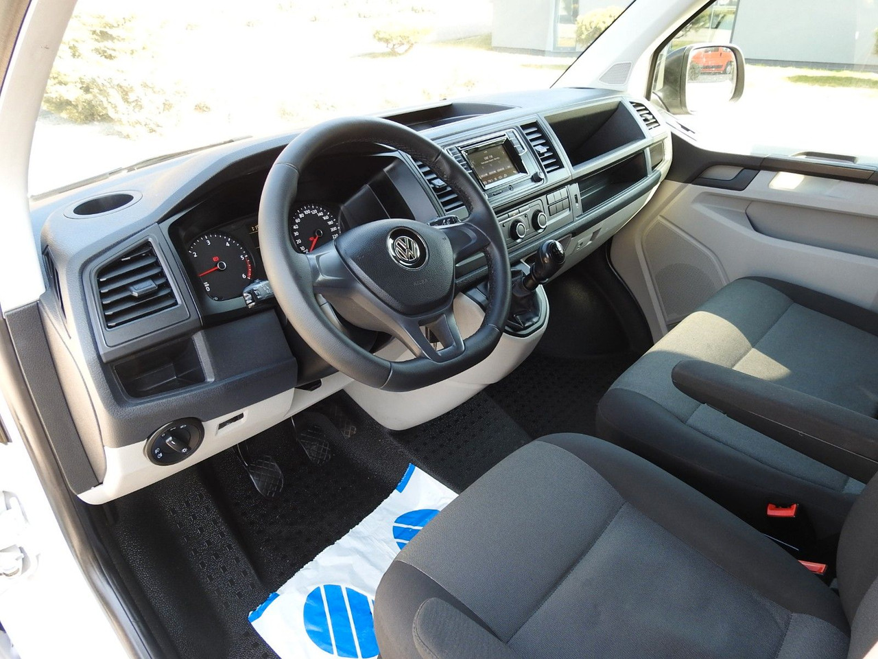 Volkswagen TRANSPORTER T6 KÜHLKASTENWAGEN 0*C TEMPOMAT - Carrinha frigorífica: foto 2 Volkswagen TRANSPORTER T6 KÜHLKASTENWAGEN 0*C TEMPOMAT - Carrinha frigorífica: foto 2