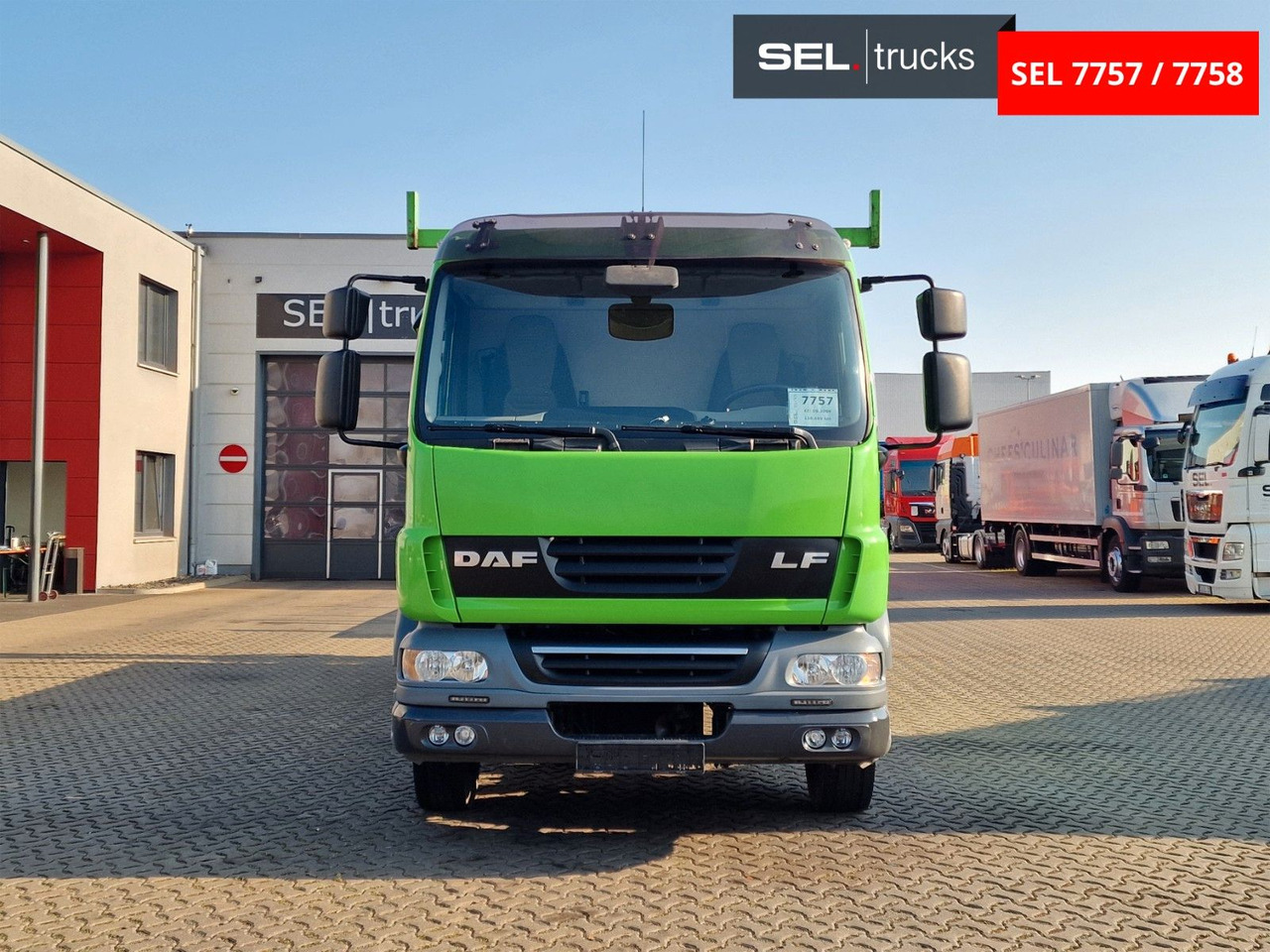 DAF LF 55.280 / Palfinger PK 9002EH / Komplettpreis - Camião grua: foto 2 DAF LF 55.280 / Palfinger PK 9002EH / Komplettpreis - Camião grua: foto 2