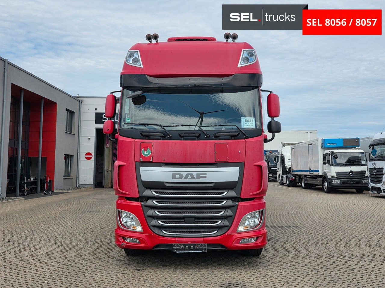 DAF XF 410 / ZF Intarder / Durchladezug - Camião de lona: foto 2 DAF XF 410 / ZF Intarder / Durchladezug - Camião de lona: foto 2