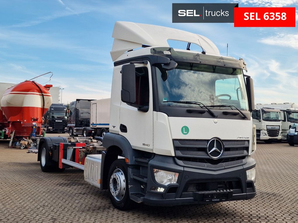 Mercedes-Benz Antos 1840 / Ladebordwand / Retarder Mercedes-Benz Antos 1840 / Ladebordwand / Retarder - Camião transportador de contêineres/ Caixa móvel: foto 3 Mercedes-Benz Antos 1840 / Ladebordwand / Retarder Mercedes-Benz Antos 1840 / Ladebordwand / Retarder - Camião transportador de contêineres/ Caixa móvel: foto 3