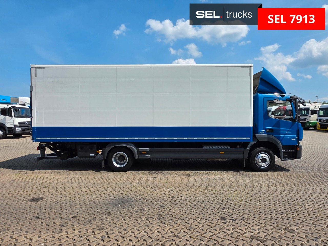 Mercedes-Benz Atego 1221 / Ladebordwand - Camião furgão: foto 4 Mercedes-Benz Atego 1221 / Ladebordwand - Camião furgão: foto 4