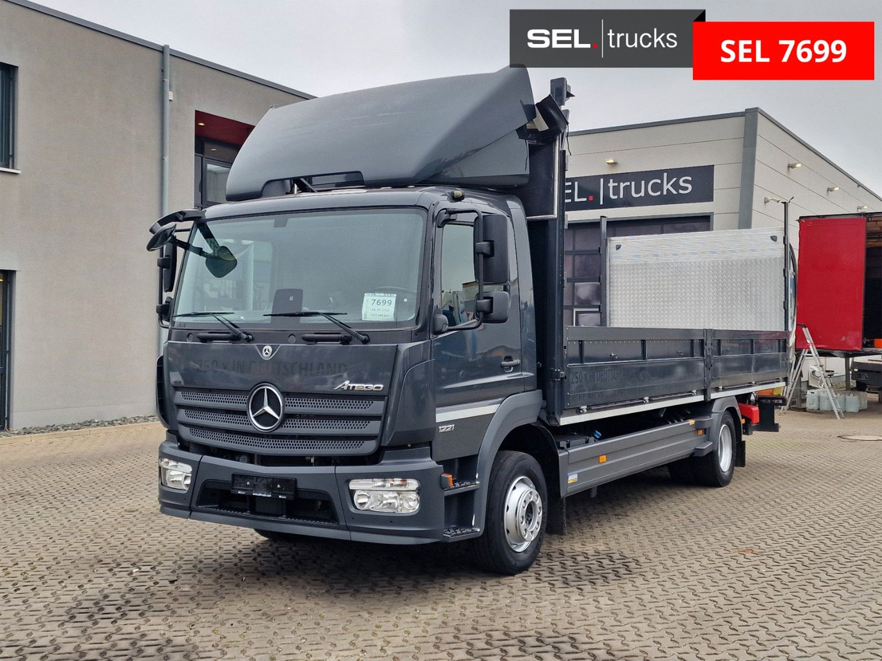 Mercedes-Benz Atego 1221 / Ladebordwand - Camião de lona: foto 1 Mercedes-Benz Atego 1221 / Ladebordwand - Camião de lona: foto 1