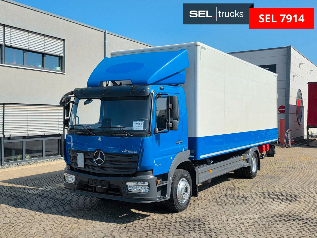 Mercedes-Benz Atego 1324 / Ladebordwand - Camião furgão: foto 1 Mercedes-Benz Atego 1324 / Ladebordwand - Camião furgão: foto 1