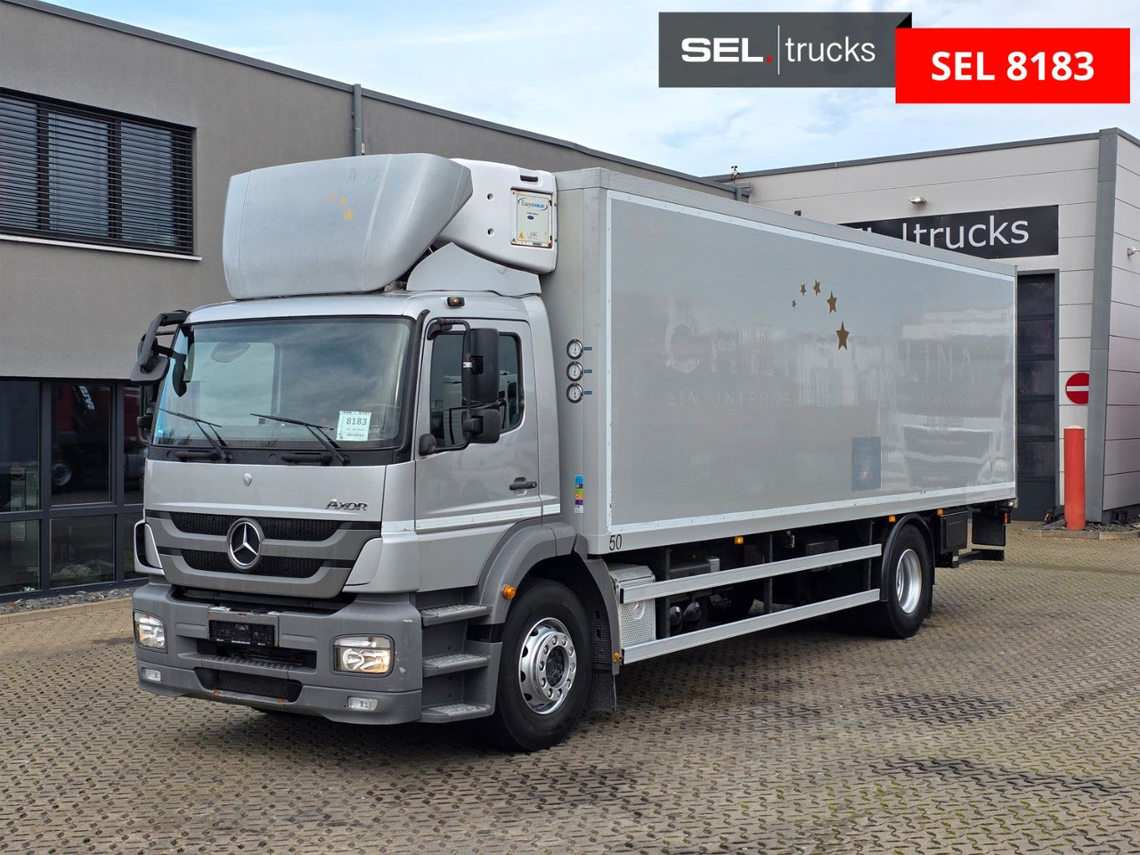 Mercedes-Benz Axor 1826 / Ladebordwand / Carrier Supra 1250 Mt - Camião frigorífico: foto 1 Mercedes-Benz Axor 1826 / Ladebordwand / Carrier Supra 1250 Mt - Camião frigorífico: foto 1