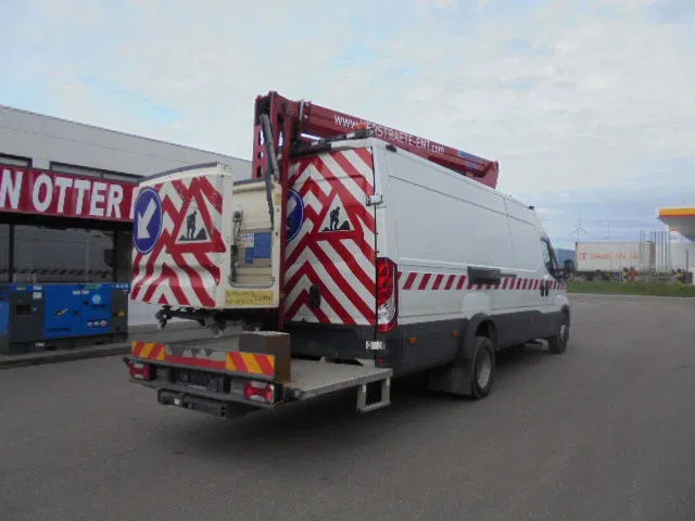 Iveco Daily 70 70C17 - Camião: foto 4 Iveco Daily 70 70C17 - Camião: foto 4