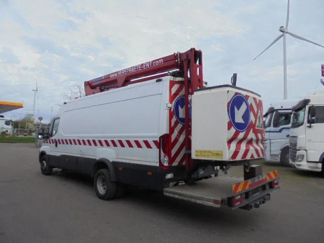 Iveco Daily 70 70C17 - Camião: foto 5 Iveco Daily 70 70C17 - Camião: foto 5