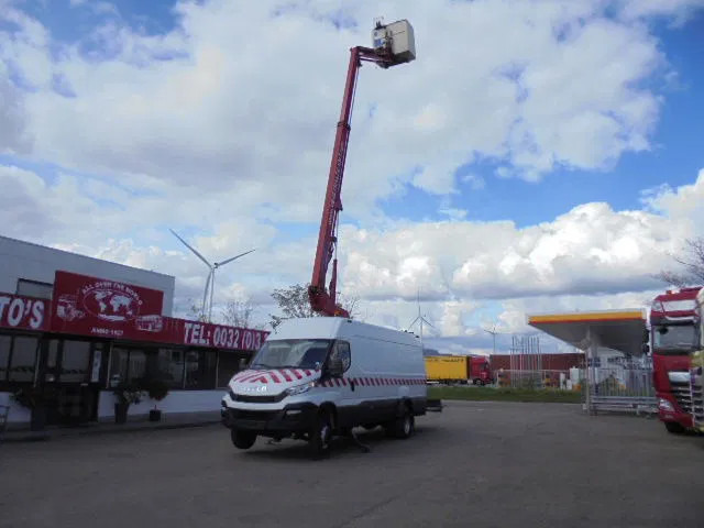 Iveco Daily 70 70C17 - Camião, Camião grua: foto 1 Iveco Daily 70 70C17 - Camião, Camião grua: foto 1