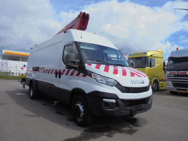 Iveco Daily 70 70C17 - Camião, Camião grua: foto 2 Iveco Daily 70 70C17 - Camião, Camião grua: foto 2