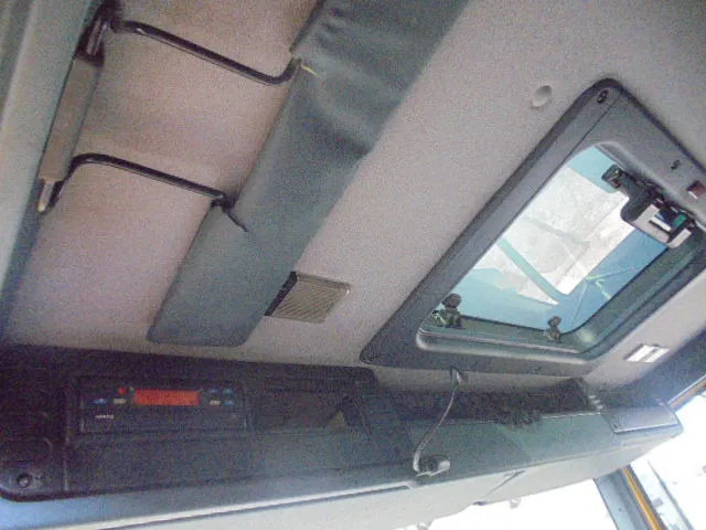 Caminhão de lixo DAF 75.240 75 240 6X2: foto 12