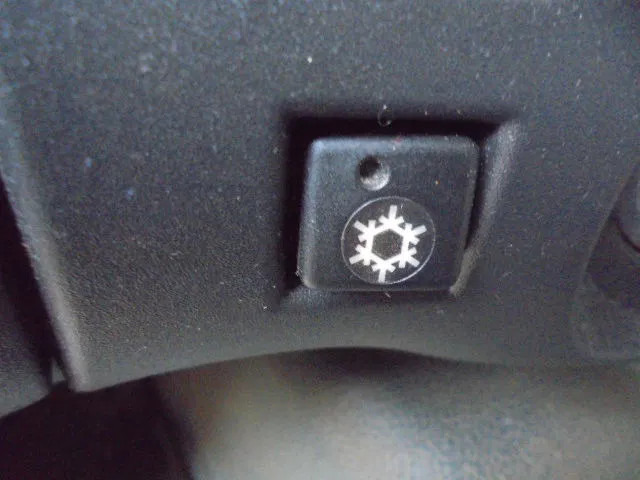 Caminhão de lixo DAF 75.240 75 240 6X2: foto 11