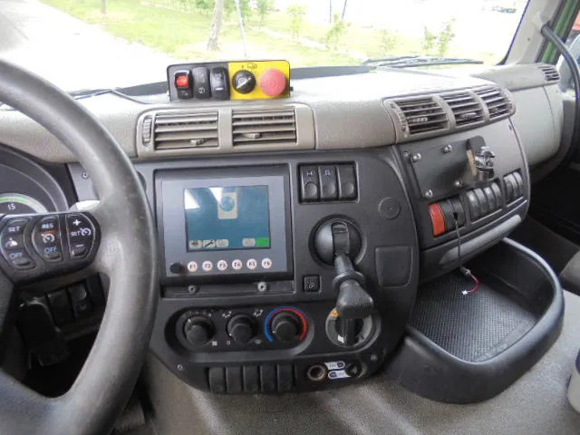 Leasing de DAF CF 250 6X2 DAF CF 250 6X2: foto 9
