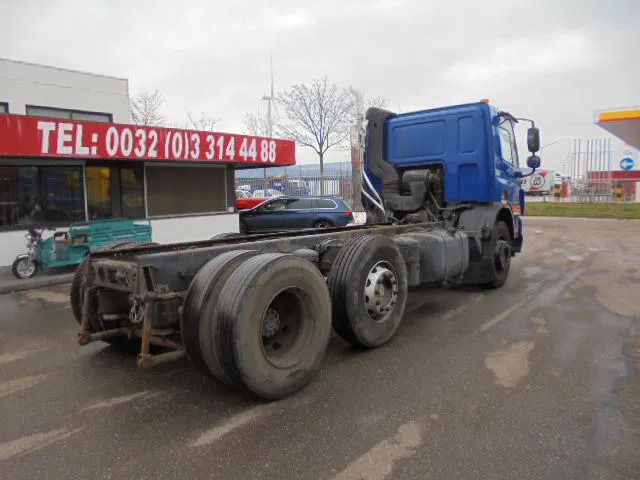 DAF CF 75.250 6X2 - Camião chassi: foto 4 DAF CF 75.250 6X2 - Camião chassi: foto 4