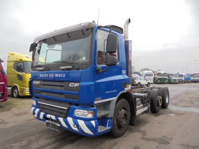 DAF CF 75.250 6X2 - Camião chassi: foto 1 DAF CF 75.250 6X2 - Camião chassi: foto 1
