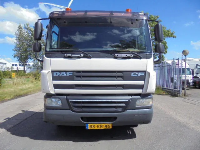 DAF CF 75.250 FAG 250 6X2 - Camião furgão: foto 2 DAF CF 75.250 FAG 250 6X2 - Camião furgão: foto 2