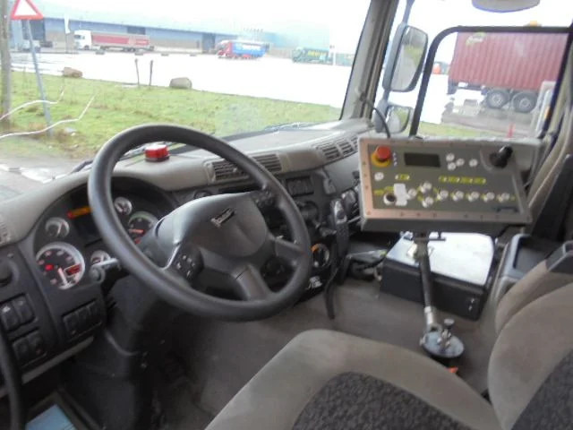 Leasing de DAF CF 75.250 FAN 6X2 DAF CF 75.250 FAN 6X2: foto 11 Leasing de DAF CF 75.250 FAN 6X2 DAF CF 75.250 FAN 6X2: foto 11