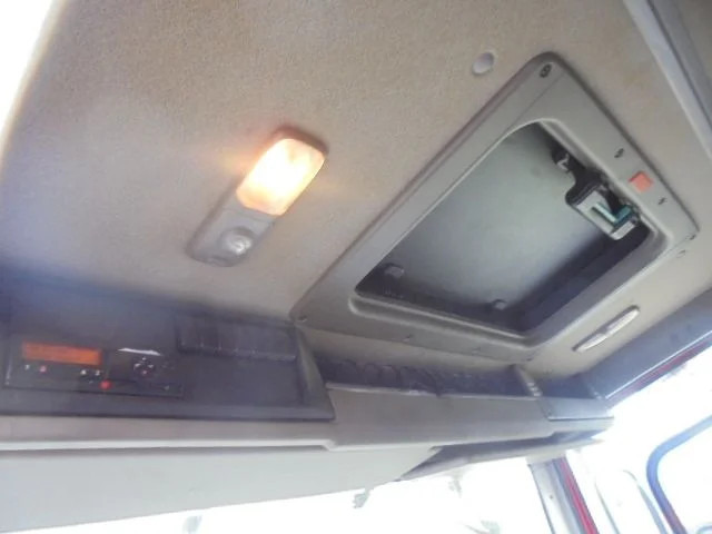 Camião furgão DAF CF 85 360: foto 14