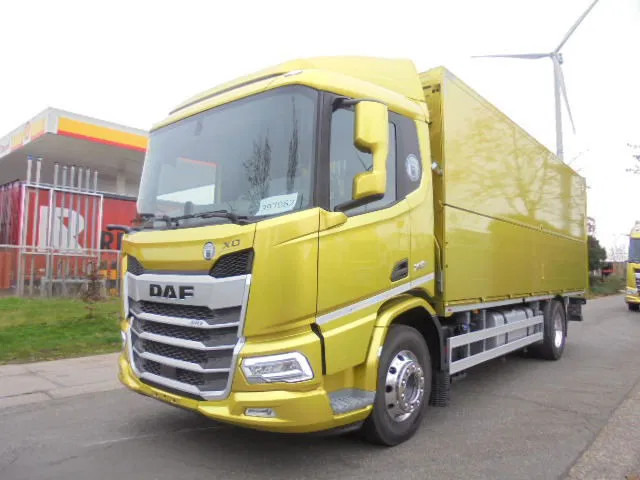 DAF XD 370 FA DEMO MET FABRIEKS GARANTIE - Camião furgão: foto 1 DAF XD 370 FA DEMO MET FABRIEKS GARANTIE - Camião furgão: foto 1