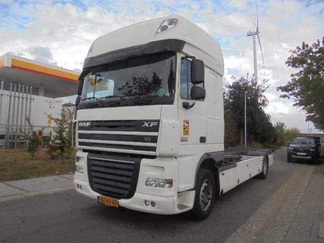 DAF XF 105 410 NL truck - Camião transportador de contêineres/ Caixa móvel: foto 1 DAF XF 105 410 NL truck - Camião transportador de contêineres/ Caixa móvel: foto 1