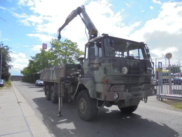 DAF YHZ 2300 6X6 + HIAB CRANE - Camião de caixa aberta/ Plataforma, Camião grua: foto 2 DAF YHZ 2300 6X6 + HIAB CRANE - Camião de caixa aberta/ Plataforma, Camião grua: foto 2