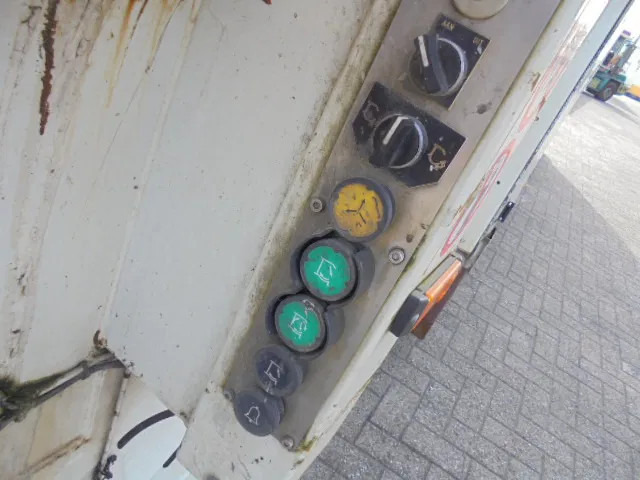 Caminhão de lixo GEESINK GPM III KT 2: foto 11