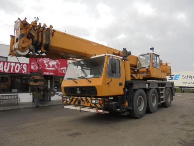 Grove GMK 3050 6X6X6 - Grua todo o terreno: foto 1 Grove GMK 3050 6X6X6 - Grua todo o terreno: foto 1