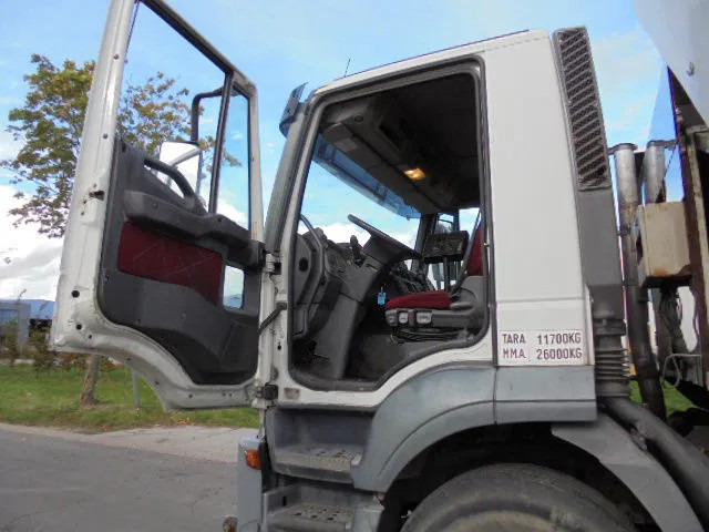 Leasing de Iveco Stralis 270 Iveco Stralis 270: foto 11