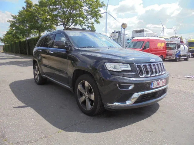 Jeep Grand Cherokee 4X4 SUMMIT EDITION 3.0 LTR V6 - SUV: foto 3 Jeep Grand Cherokee 4X4 SUMMIT EDITION 3.0 LTR V6 - SUV: foto 3