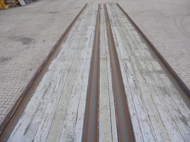 LAG 0-3-39 - Semi-reboque plataforma/ Caixa aberta: foto 4 LAG 0-3-39 - Semi-reboque plataforma/ Caixa aberta: foto 4