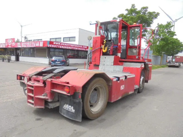 MOL YM225/4X2 40KM/H - Tractor de terminal: foto 5 MOL YM225/4X2 40KM/H - Tractor de terminal: foto 5