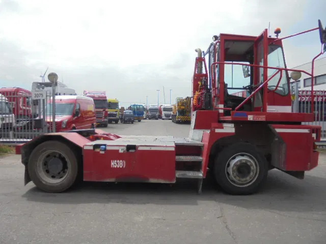 MOL YM225/4X2 40KM/H - Tractor de terminal: foto 4 MOL YM225/4X2 40KM/H - Tractor de terminal: foto 4